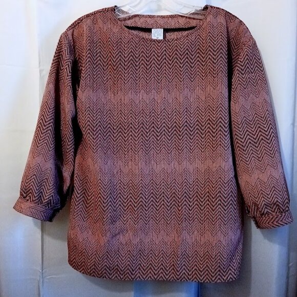 Nwt Round neck Chevron Pullover Blouse M Burgundy Pink 3/4 sleeve Button cuffs - Picture 1 of 9
